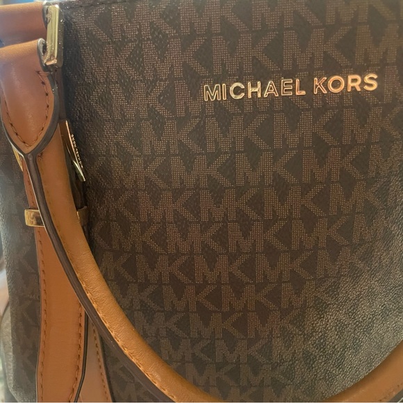 BRAND NEW!! Micheal Kors purse - Picture 12 of 12